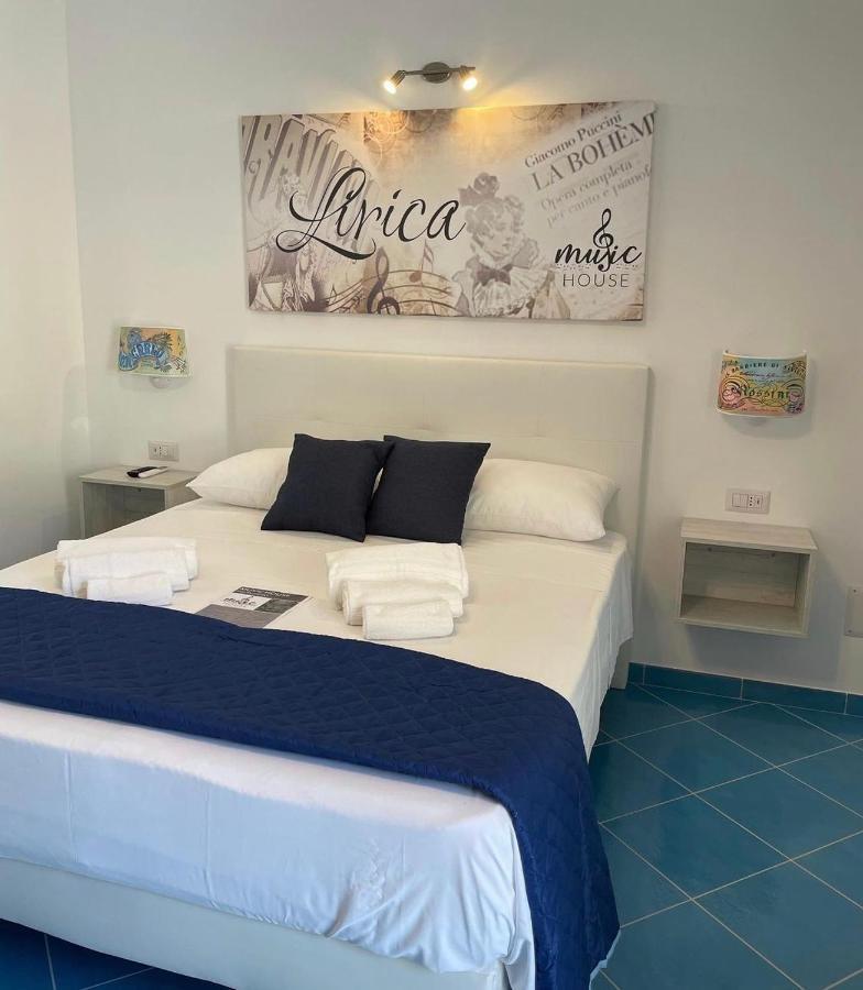 Music House Palinuro Bed & Breakfast Bagian luar foto
