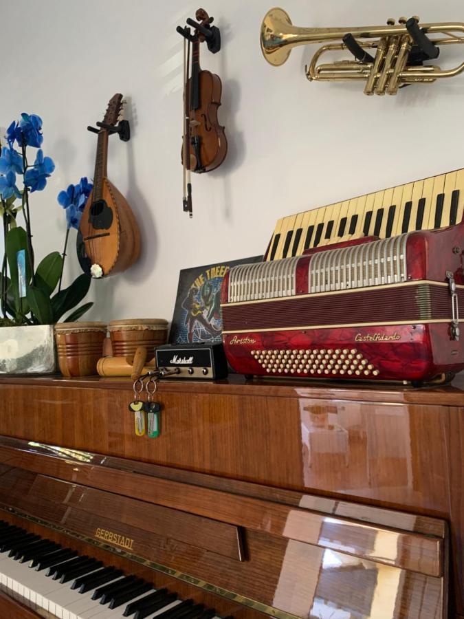 Music House Palinuro Bed & Breakfast Bagian luar foto